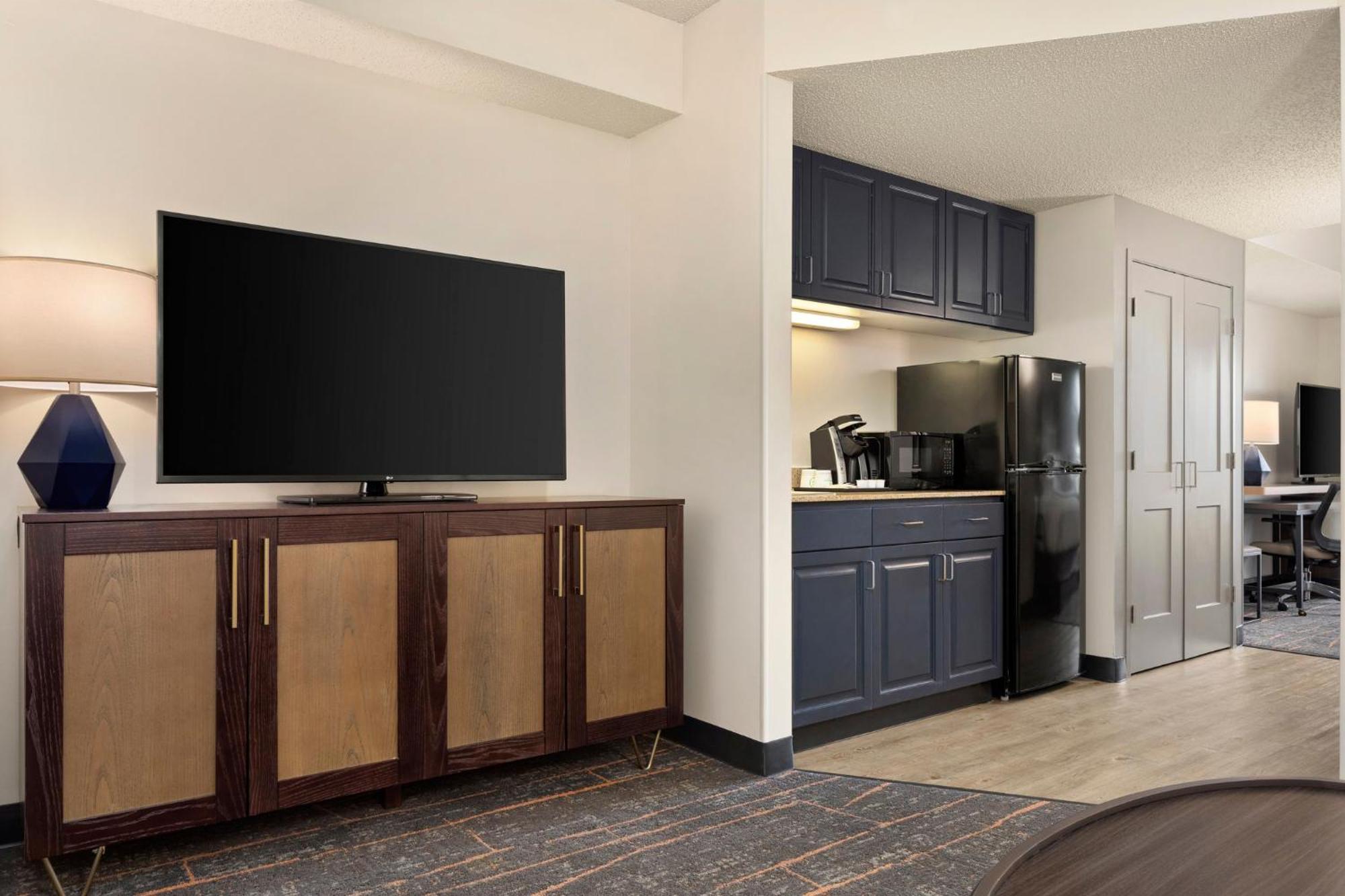 Holiday Inn Hotel & Suites Maple Grove Northwest Minneapolis-Arbor Lakes By Ihg Exterior photo